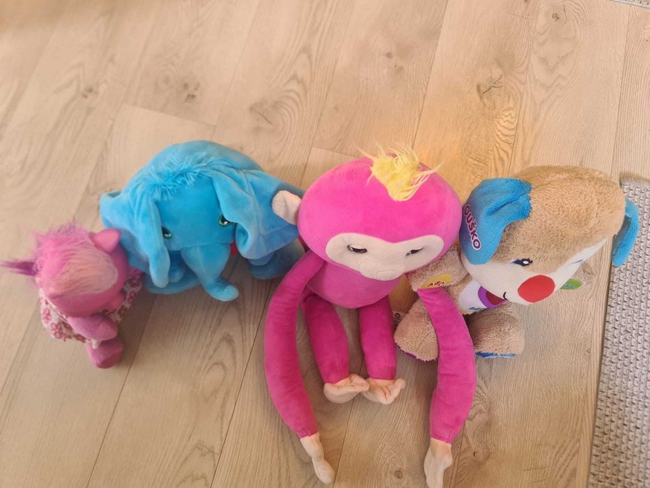 Jucarii Catel Fisher Price Elefant Cucu Bau - Maimuta Fingerlings Hugs