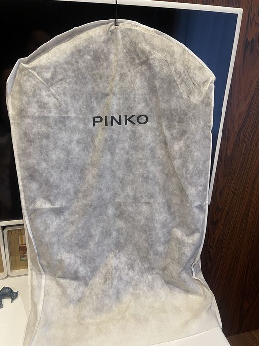 Продам кожаную куртку Pinko оригинал