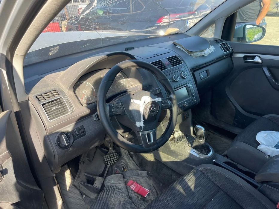 Dezmembrari Volkswagen Touran 2013/ 2.0TDI / DSG