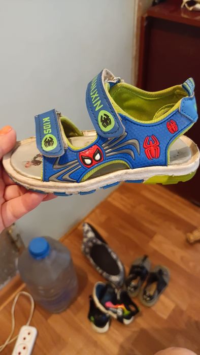 Продам сандали 25 и 31