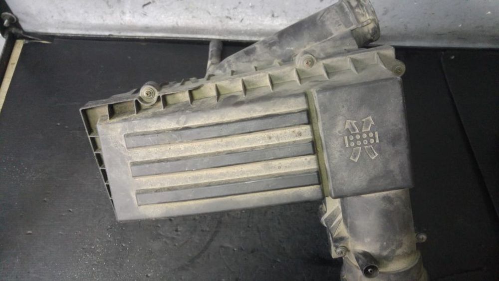Cascasa filtru aer seat leon 1p1 2.0 tdi bkd 3c0129607ab