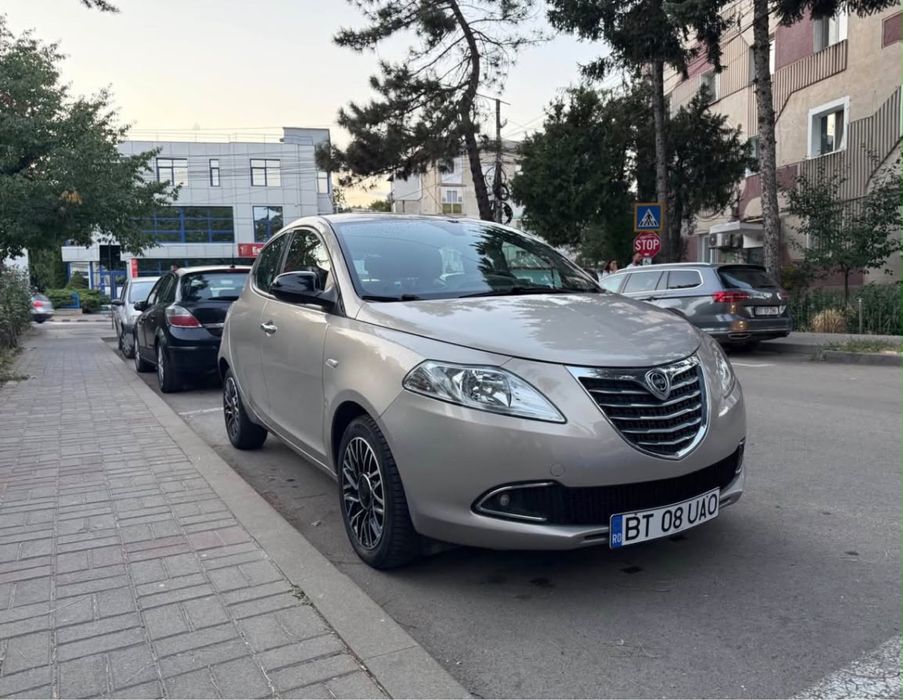 LANCIA Ypsilon 2016 — imagine 2