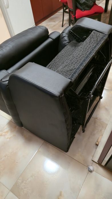 Продавам  2 броя фотьойли в отлично състояние без никакви забележки.