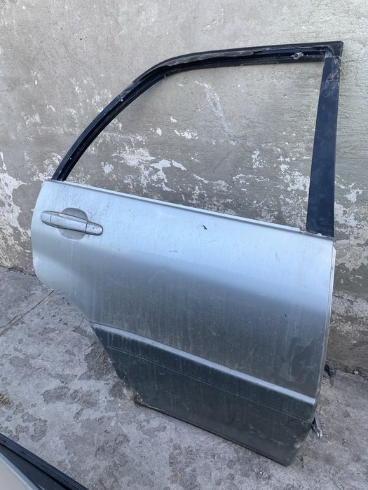 Продам дверь lexsus 300
