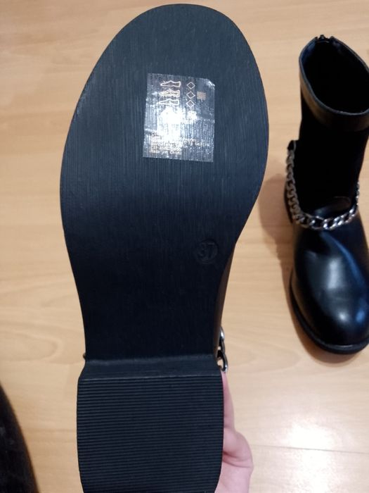 Ghete negre-piele și catifea