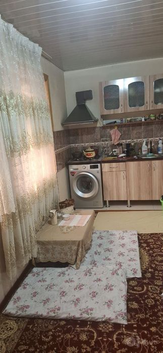 Азиз бозорда 3-хонали ижарага берилади