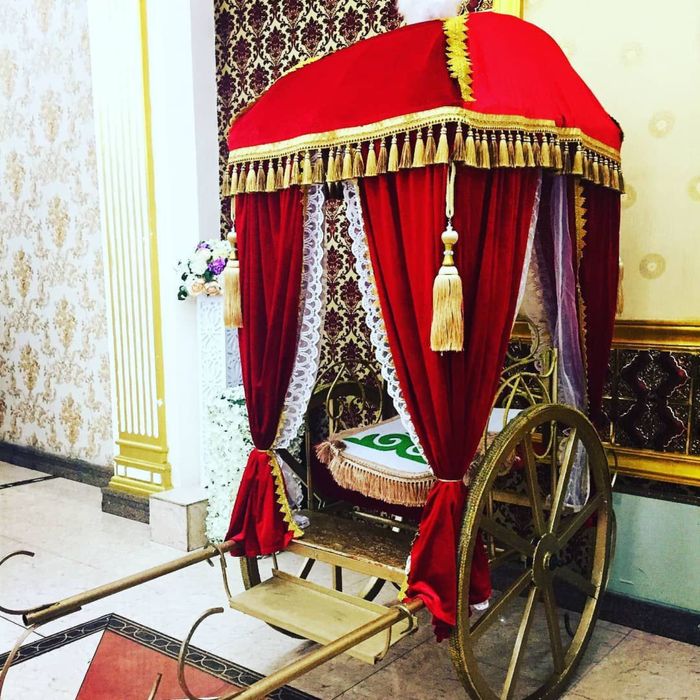 Продаётся  карета (трон)  в  !