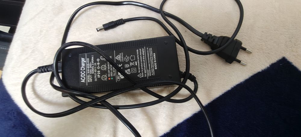 Acumulator detașabil pentru trotinetă RILEY cu încărcător  originale