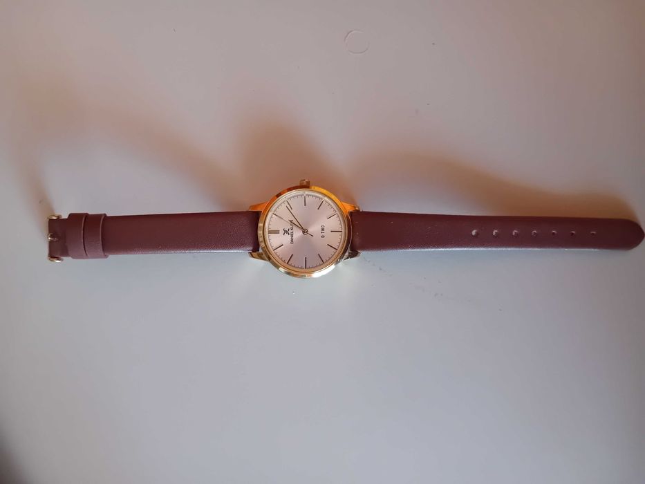 Ceas Daniel Klein din piele & auriu elegant