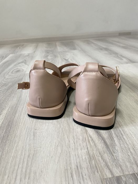 Сандали женские классические