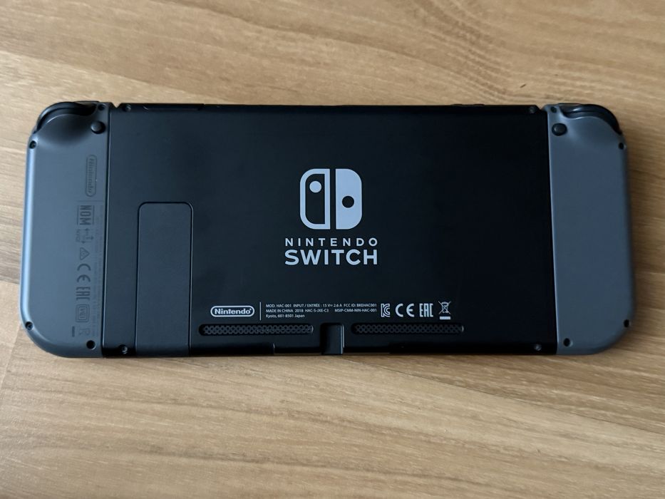 Nintendo switch в отлично състояние и игри