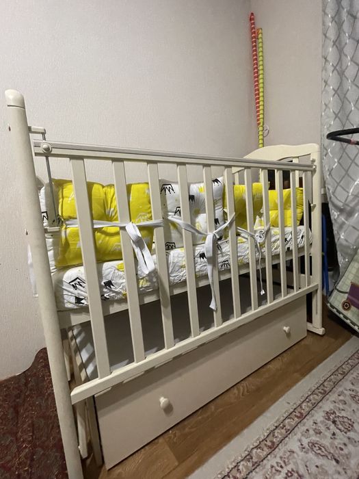 Продам детскую кроватку