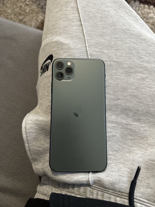 vand iphone 11 pro max 99% baterie 256gb