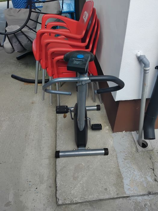 Trambulina , i bicicleta și anvelope vara !
