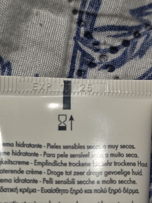 Crema de față pentru pielea uscata
