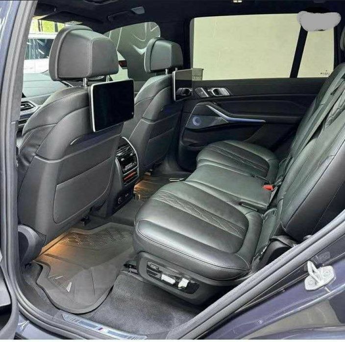 BMW X7 M50i 2019 4.4l Full Pozitsiya Srochna sotiladi!