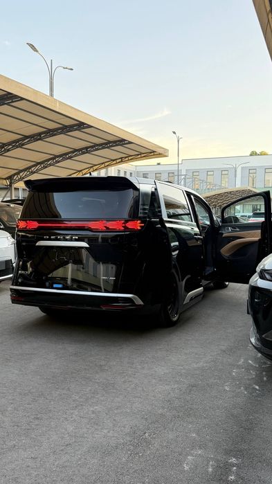 DENZA D9 2025 модель DM-i AWD Smart Driving 1020 Premium