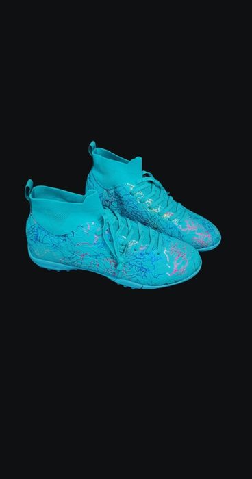 Футболни обувки за изкуствена настилка(стоножки) 
номер 44