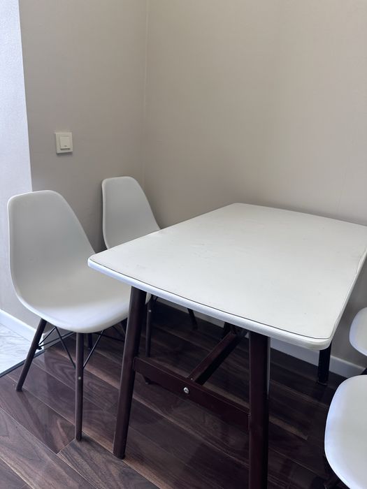 Обеденная группа : Стол и 4 стула