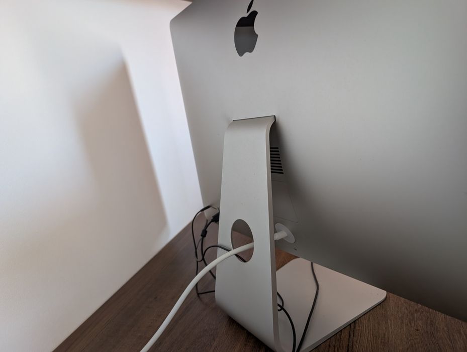 Vand iMac 27 Retina 5K 24GB DDR4 + mouse & tastatura Apple