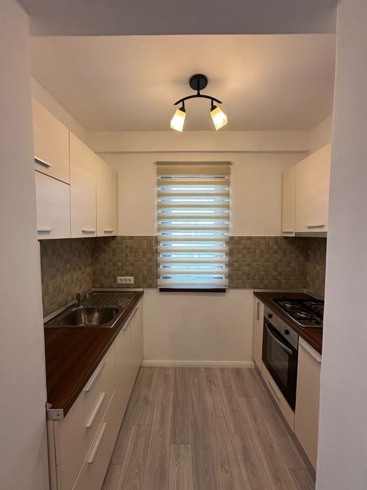 Apartament 3 camere de închiriat – Central Craiova | Parcare privată