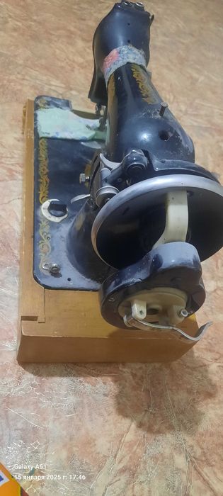 Швейная машина старая