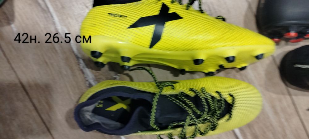 Футболни бутонки, стоножки размери от 40 до 42