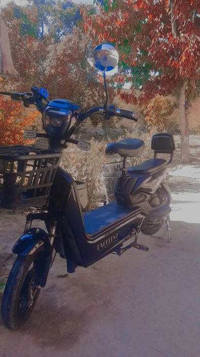 Skuter sotiladi srochno uncha yurmagan yangi