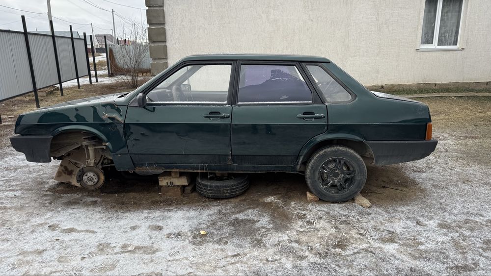 Ваз -21099  разбор.
