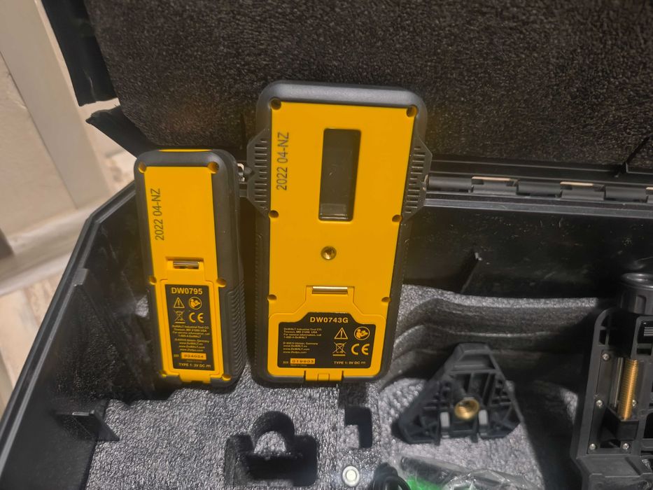 Ротационен лазерен нивелир DEWAlT