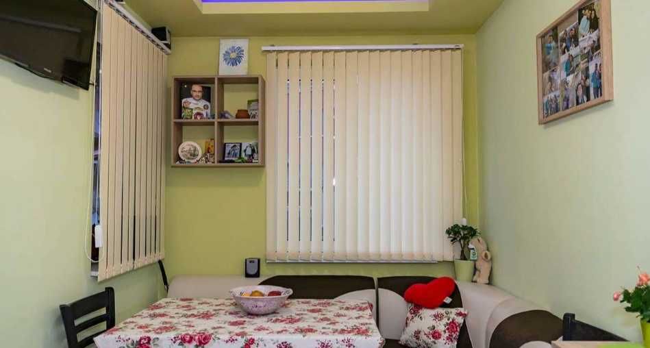 Дава се под наем Едностаен апартамент в Бургас, Меден рудник - зона А - 42 кв.м за 200 € - Снимка #2