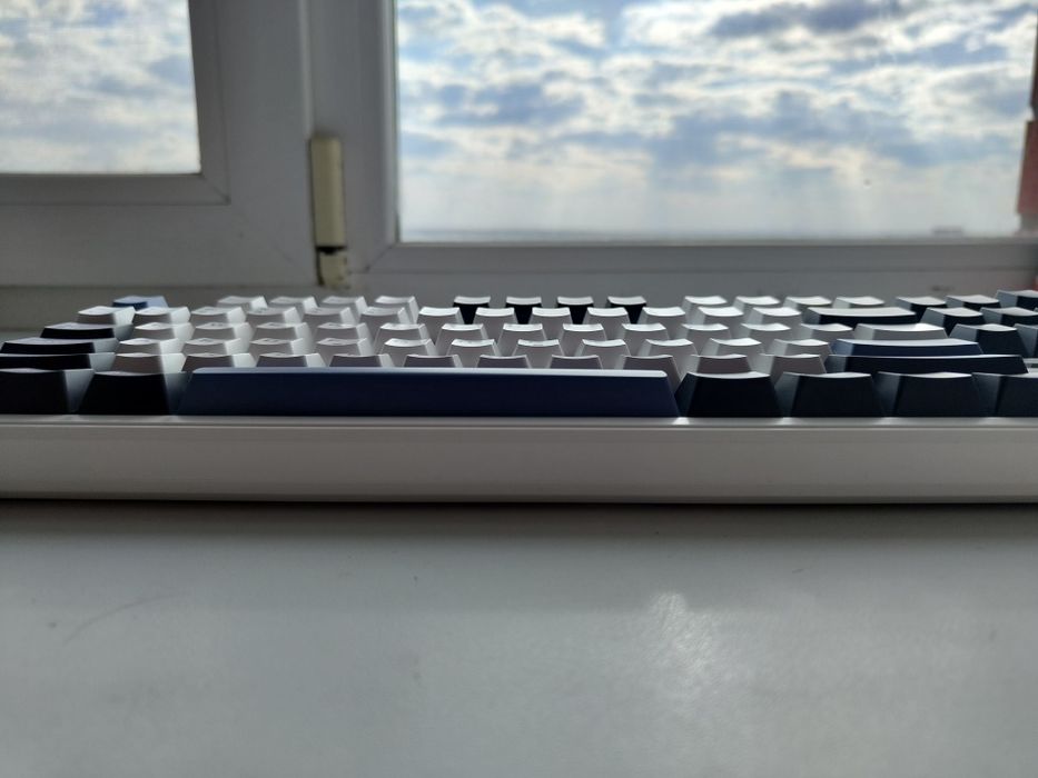 Продам клавиатуру Aula f87 pro