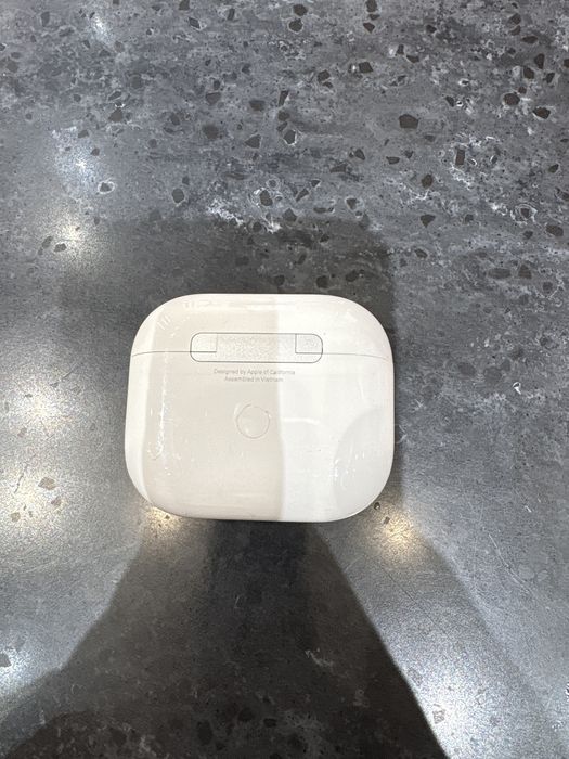 Продам эйрподс 3