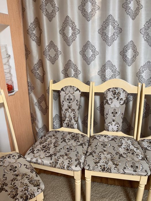 Срочно! Продам стол б/у + 6 стульев.