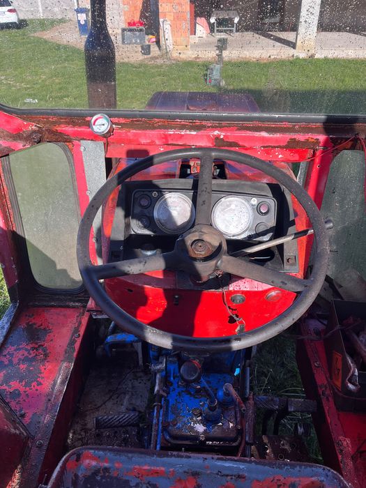 Vând tractor 445