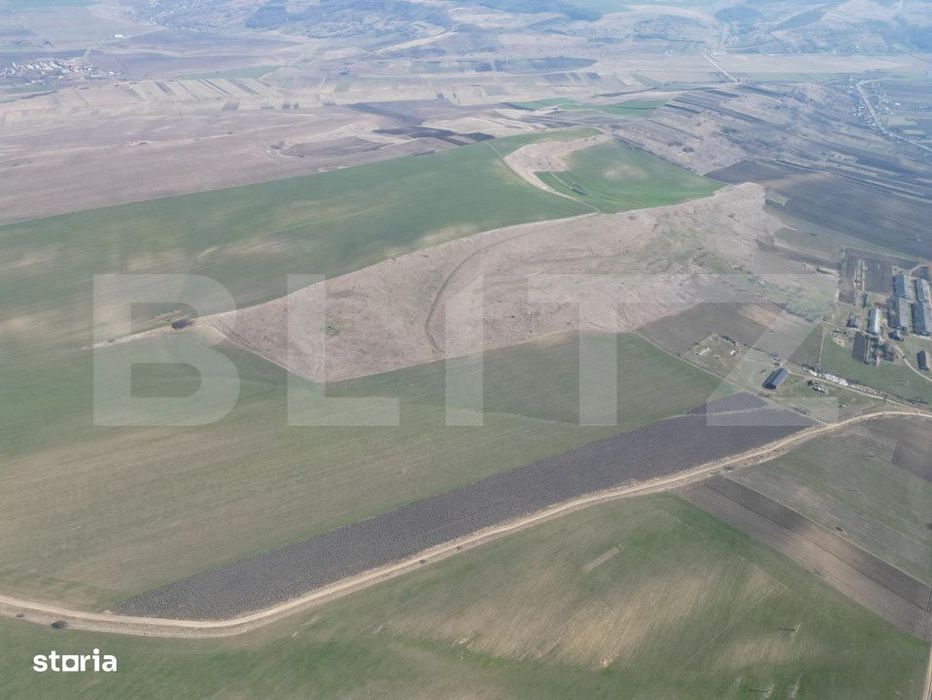 Teren de 4.5ha pretabil pentru panouri fotovoltaice, Dobrovat
