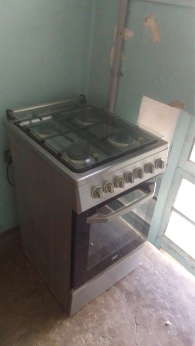 Срочно продам газовую плиту