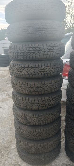 Гуми зимни 13 и 14 цола топ състояние!