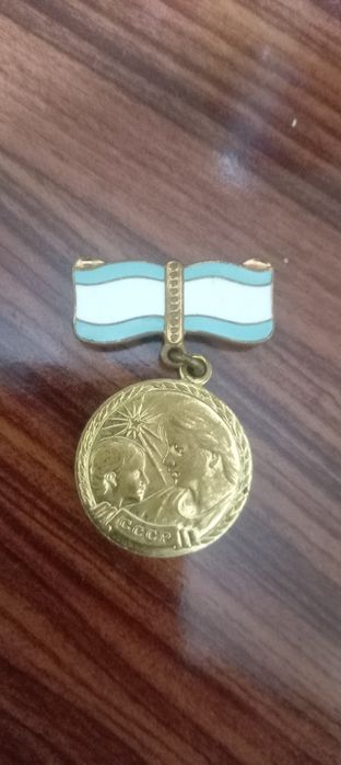Продаю медали советских времен