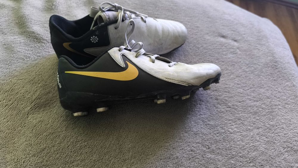 Футболни бутонки Nike 36