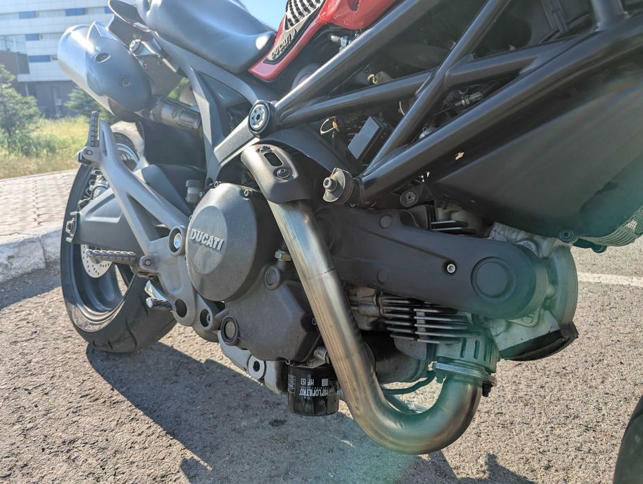 Ducati Monster 696