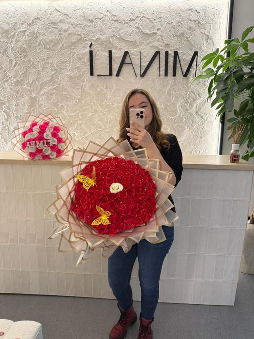 Cadou buchet cu sclipici din trandafiri de silicon