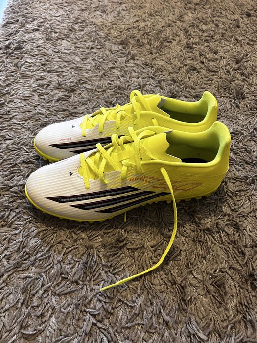 Ghete de fotbal Adidas F50