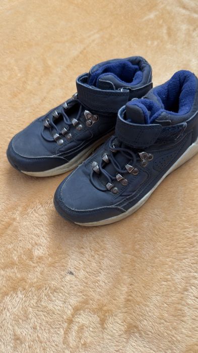 Продаю обувь на мальчика