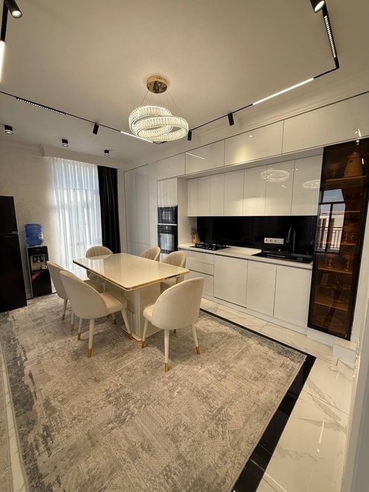 3 xona 7 qavat 86m2
8 qavatli elitniy dom
Or: Buxara siti(  soliq)
Jih