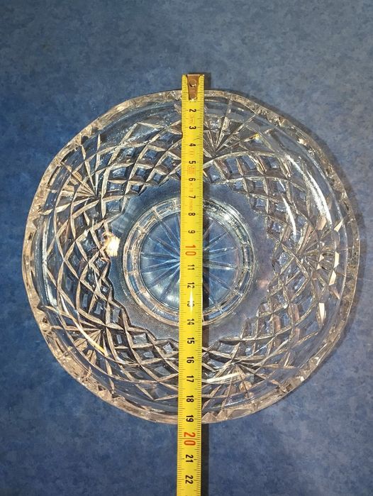 Продам хрустальный салатник