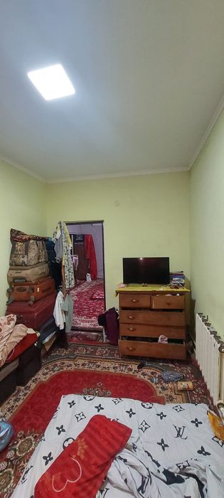 Ахунбабаевский массив за канал 2 хонали уй  сотилади