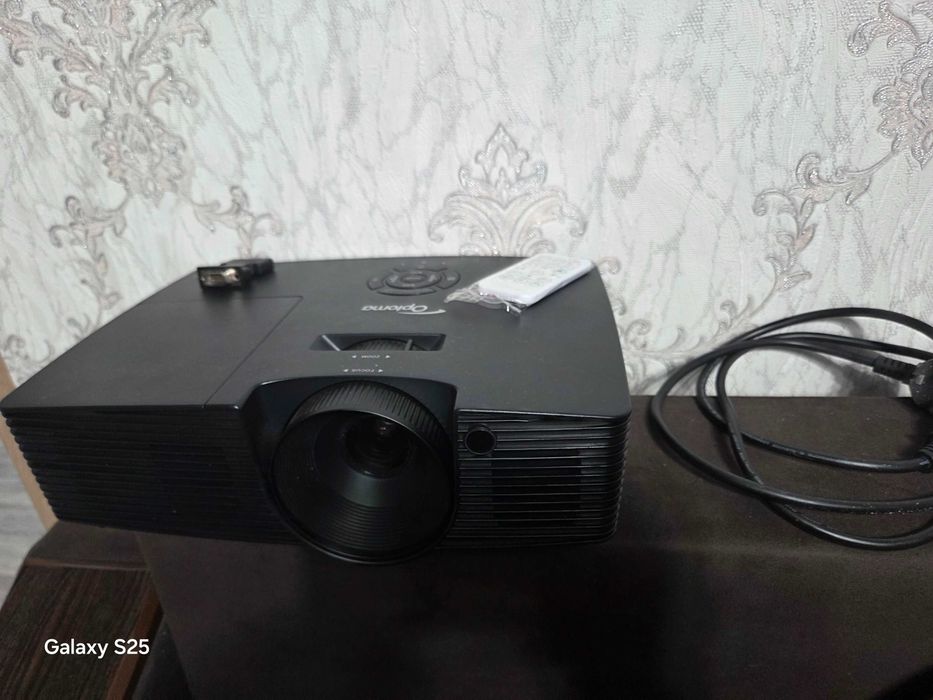 DLP проектор Optoma