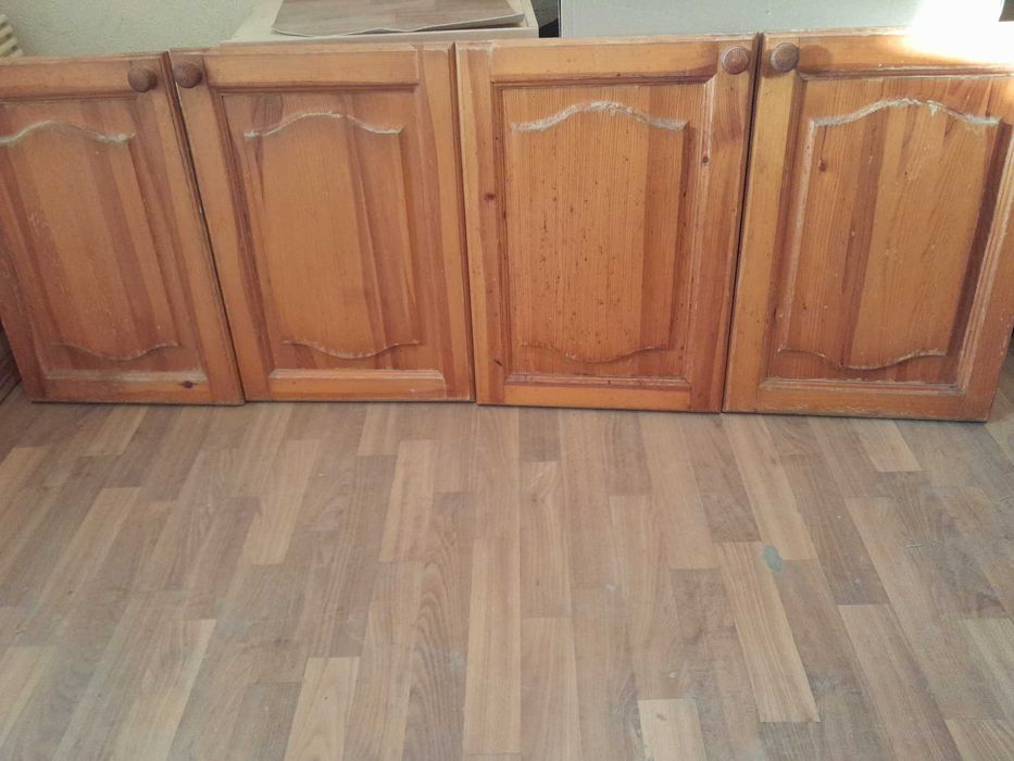 Вратички за шкафове,масивни, от чам.Чекмеджета без чела-шперплат/фазер