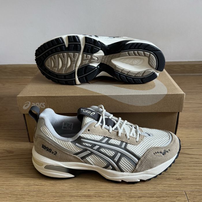 Нови ASICS GEL-1090v2 Cream/Clay Grey EUR 41.5 - Унисекс - оригинални